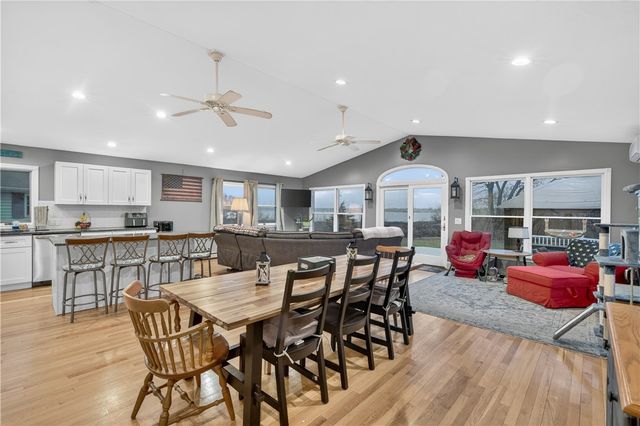 12 Lane 6, Warwick, RI 02888