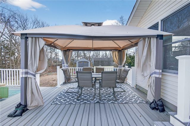 12 Lane 6, Warwick, RI 02888