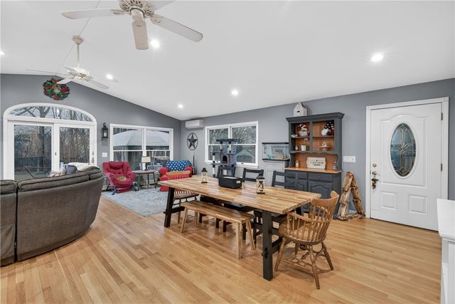 12 Lane 6, Warwick, RI 02888