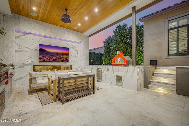 2581 E TURNBERRY Drive, Gilbert, AZ 85298