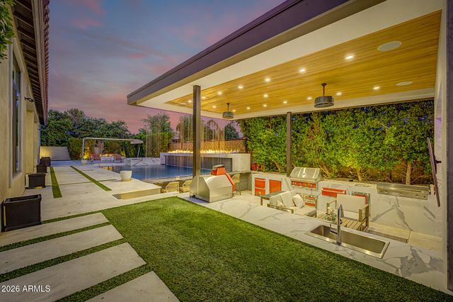 2581 E TURNBERRY Drive, Gilbert, AZ 85298