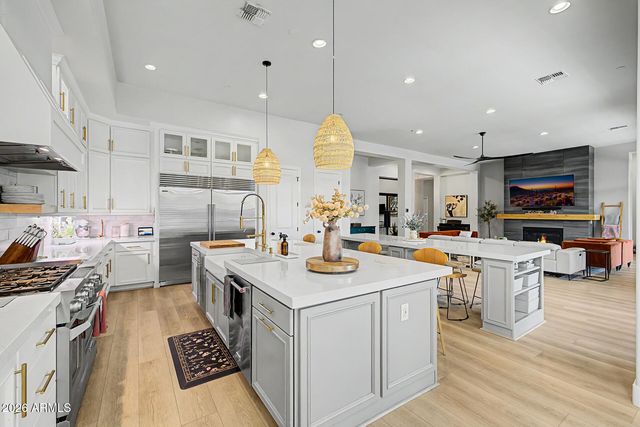 2581 E TURNBERRY Drive, Gilbert, AZ 85298