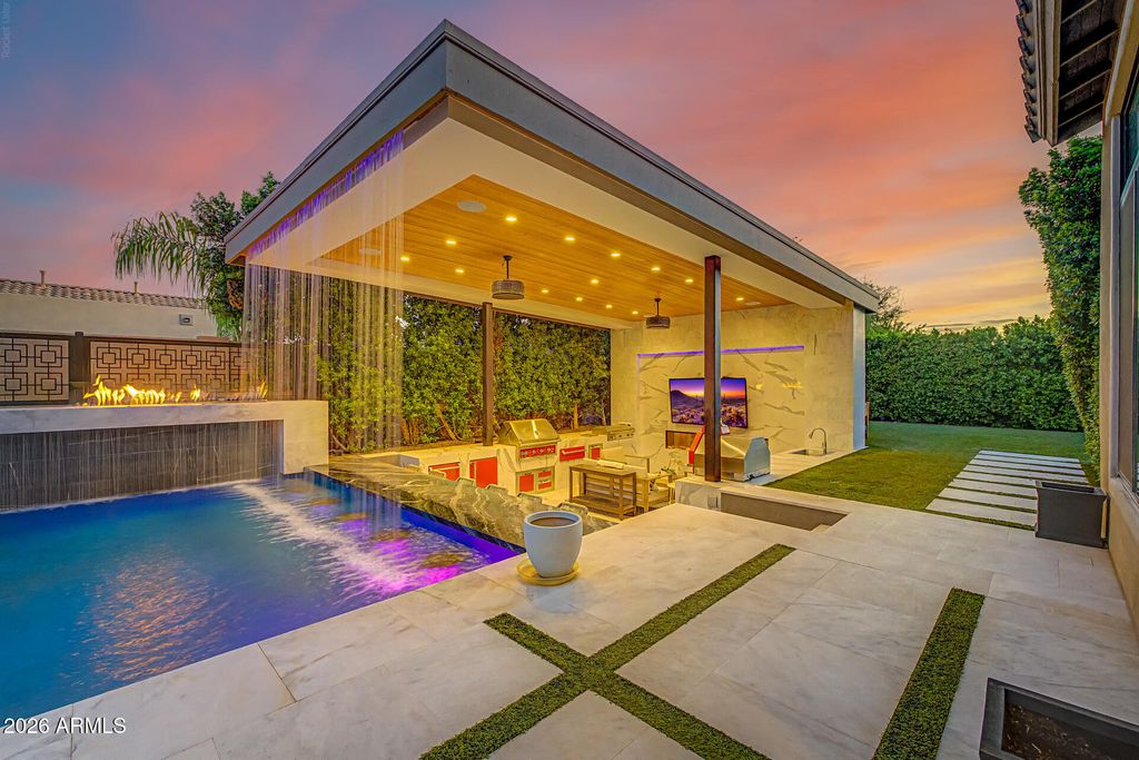 2581 E TURNBERRY Drive, Gilbert, AZ 85298 — exterior