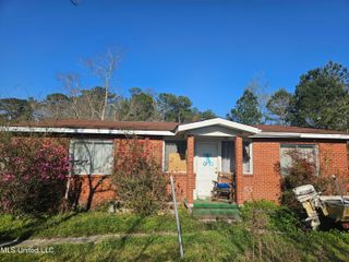 8800 Graham Road, Moss Point, MS 39562