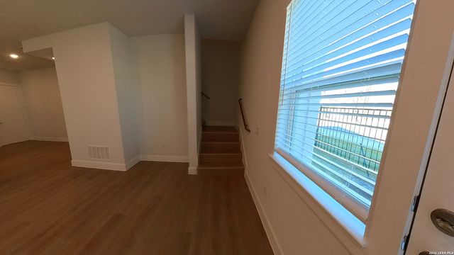 330 E Carson St Apt 3103, San Antonio, TX 78208