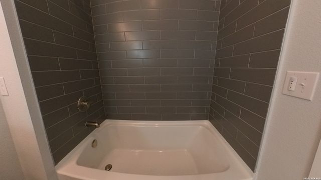 330 E Carson St Apt 3103, San Antonio, TX 78208