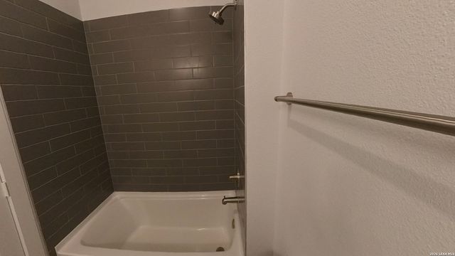 330 E Carson St Apt 3103, San Antonio, TX 78208