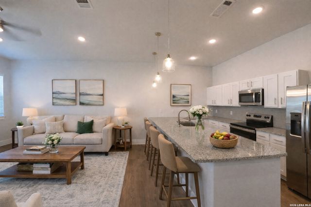 330 E Carson St Apt 3103, San Antonio, TX 78208