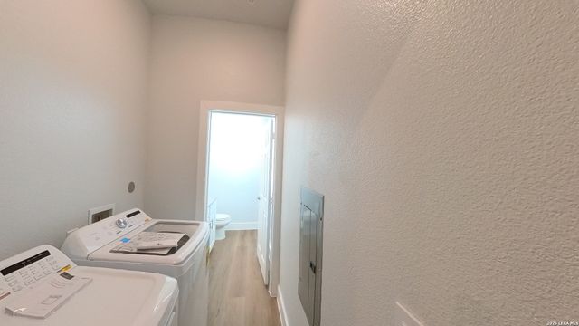 330 E Carson St Apt 3103, San Antonio, TX 78208