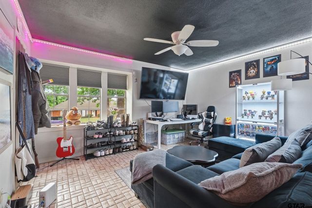 2225 Tweed Ct., Tyler, TX 75703