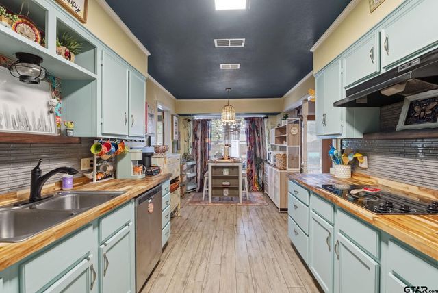 2225 Tweed Ct., Tyler, TX 75703