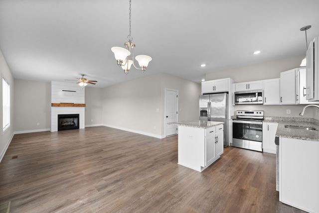 668 Crestone Ct, Clarksville, TN 37042