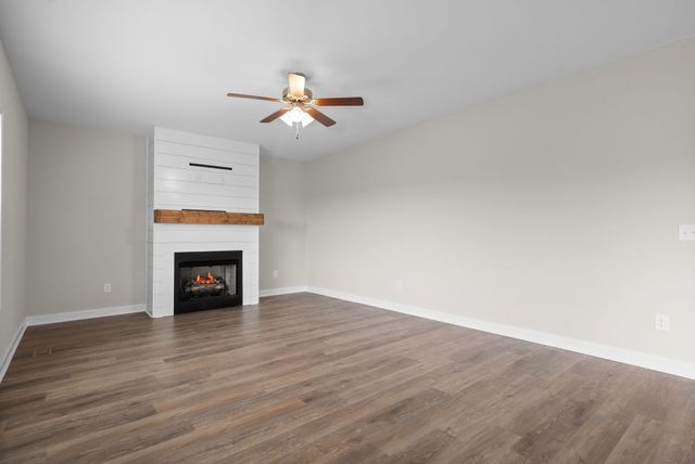 668 Crestone Ct, Clarksville, TN 37042