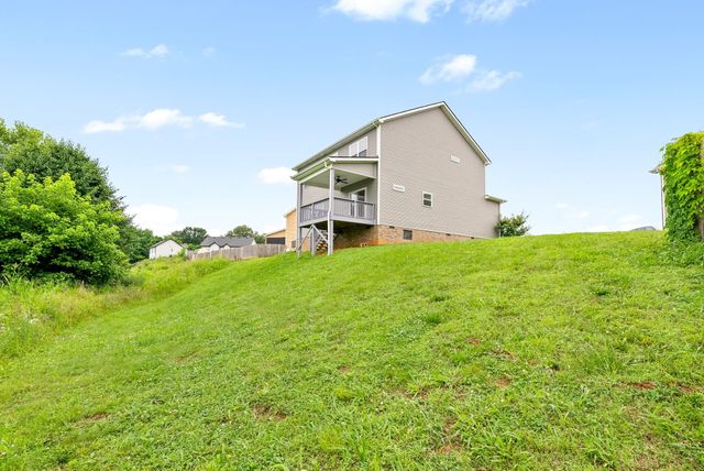 668 Crestone Ct, Clarksville, TN 37042