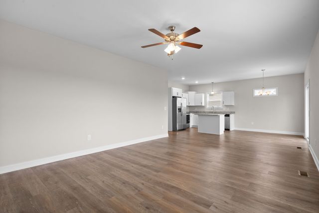 668 Crestone Ct, Clarksville, TN 37042