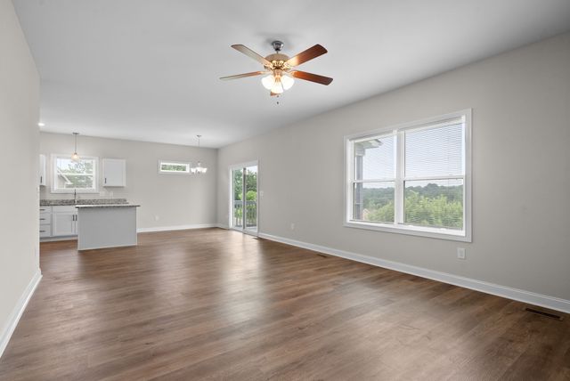 668 Crestone Ct, Clarksville, TN 37042