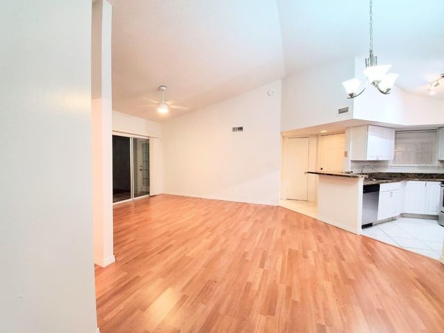 1948 LAKE ATRIUMS CIRCLE 136, Orlando, FL 32839