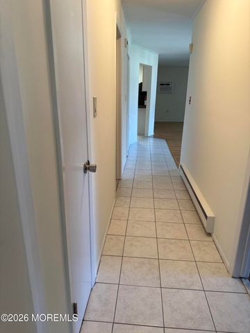14 Pine Cluster Circle F, Manalapan, NJ 07726