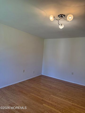 14 Pine Cluster Circle F, Manalapan, NJ 07726