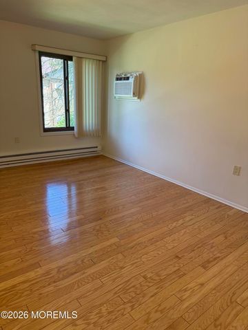 14 Pine Cluster Circle F, Manalapan, NJ 07726