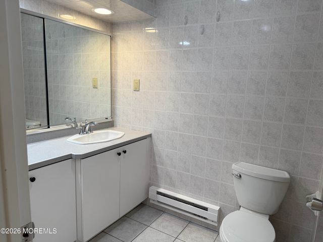 14 Pine Cluster Circle F, Manalapan, NJ 07726