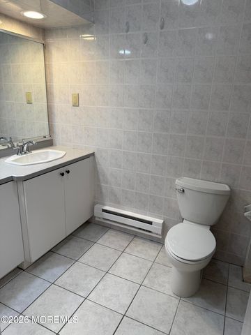 14 Pine Cluster Circle F, Manalapan, NJ 07726