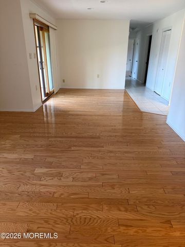 14 Pine Cluster Circle F, Manalapan, NJ 07726