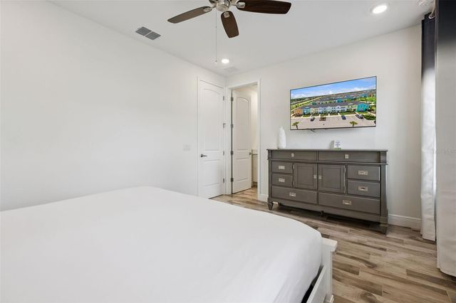 2916 ON THE ROCKS POINT, Kissimmee, FL 34747