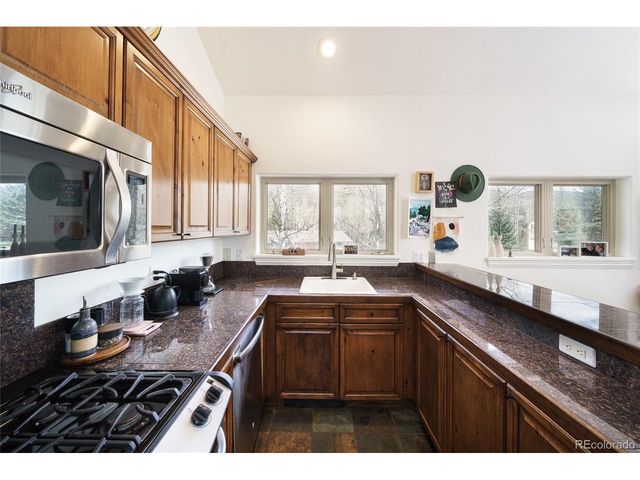 2782 Kinnikinnick Rd 9B, Vail, CO 81657