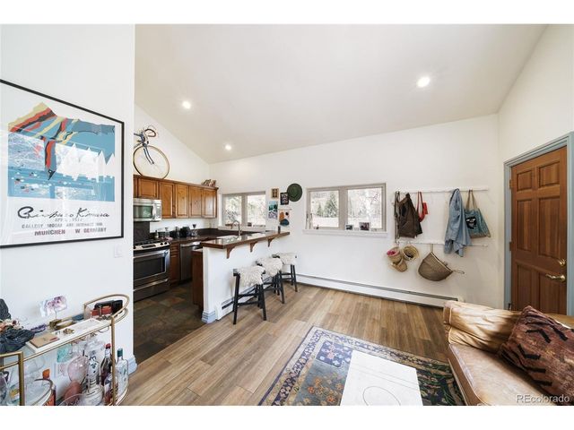 2782 Kinnikinnick Rd 9B, Vail, CO 81657