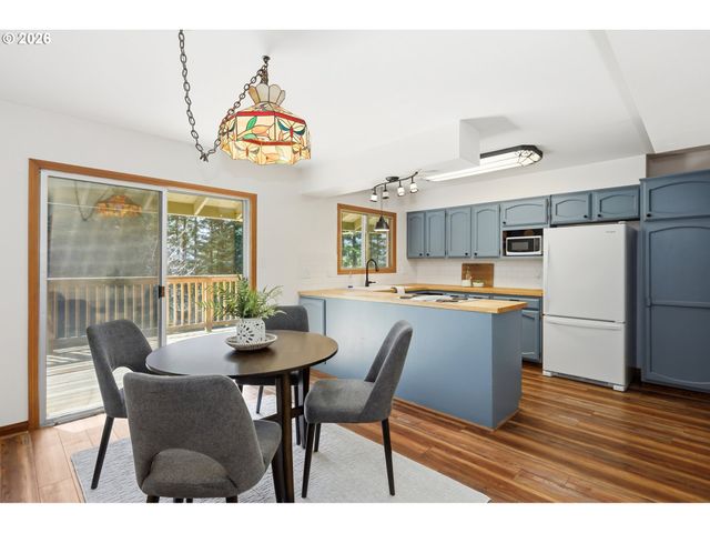 392 BAKER Rd, Stevenson, WA 98648