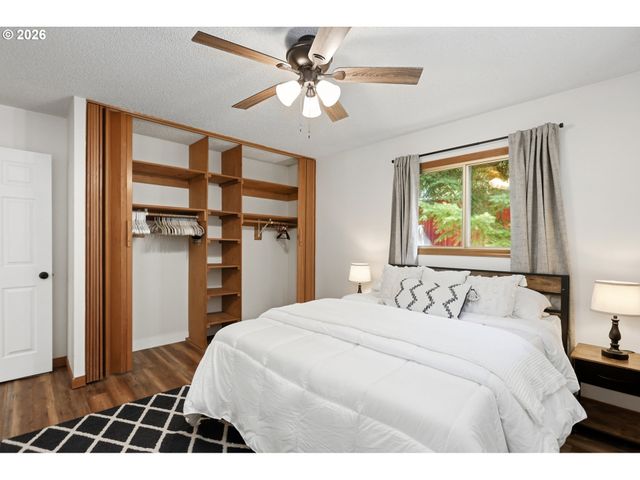 392 BAKER Rd, Stevenson, WA 98648