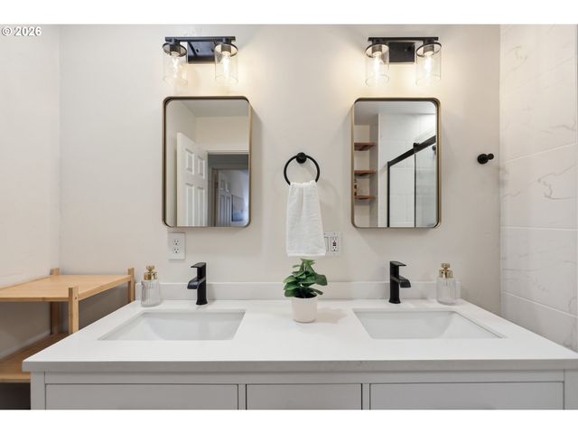 392 BAKER Rd, Stevenson, WA 98648