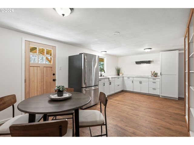 392 BAKER Rd, Stevenson, WA 98648