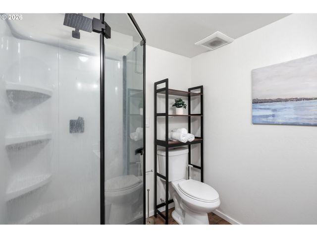 392 BAKER Rd, Stevenson, WA 98648