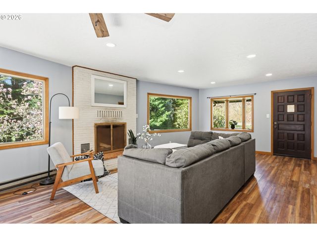 392 BAKER Rd, Stevenson, WA 98648