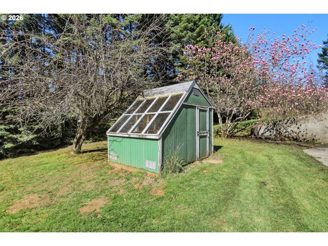 392 BAKER Rd, Stevenson, WA 98648