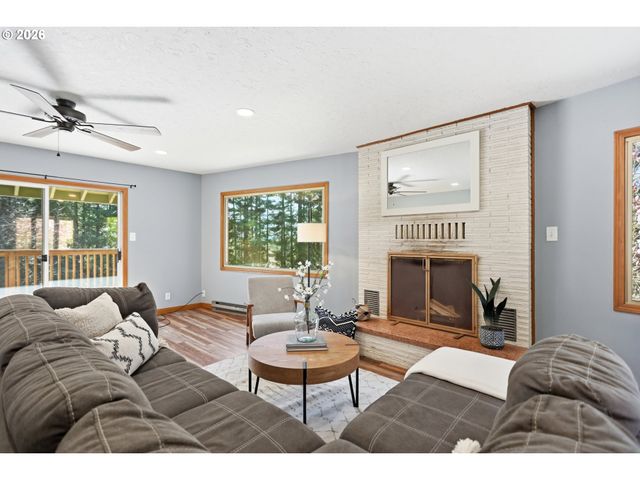 392 BAKER Rd, Stevenson, WA 98648