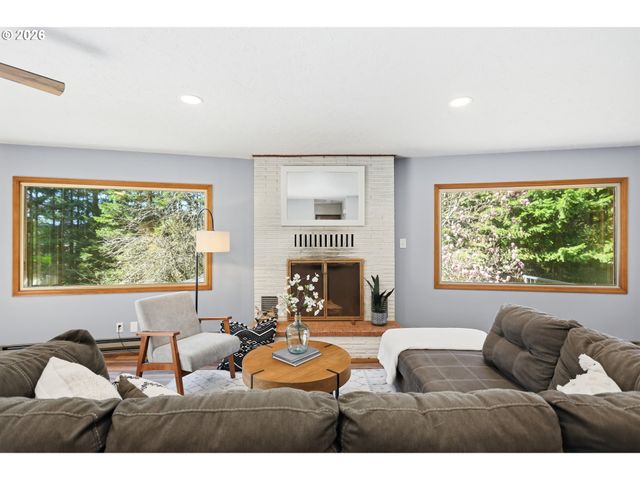 392 BAKER Rd, Stevenson, WA 98648