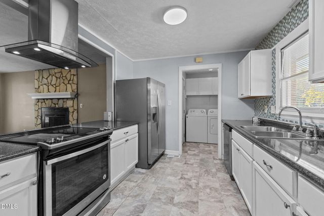 6982 Melbourne Drive, Fayetteville, NC 28314