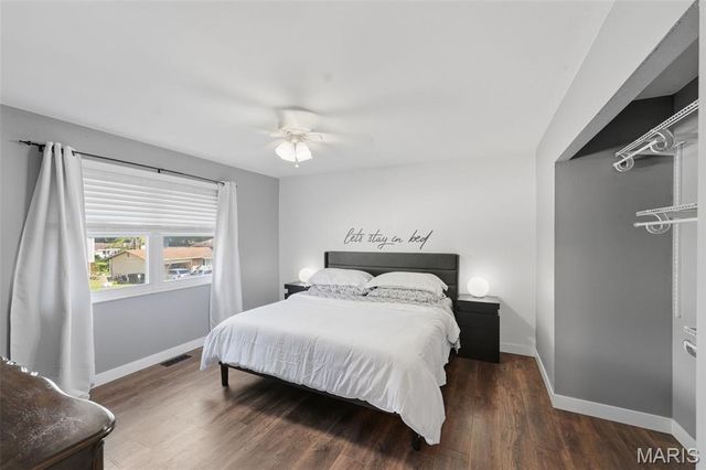 17 Oak Hill Lane, St Peters, MO 63376