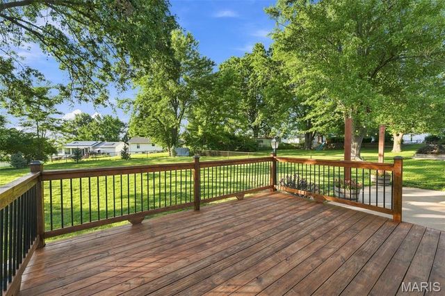 17 Oak Hill Lane, St Peters, MO 63376
