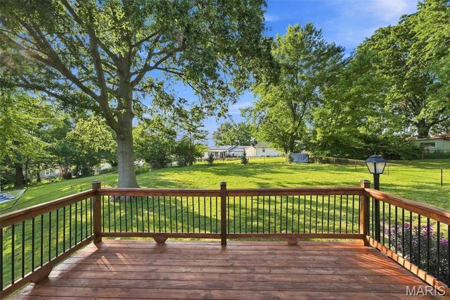 17 Oak Hill Lane, St Peters, MO 63376