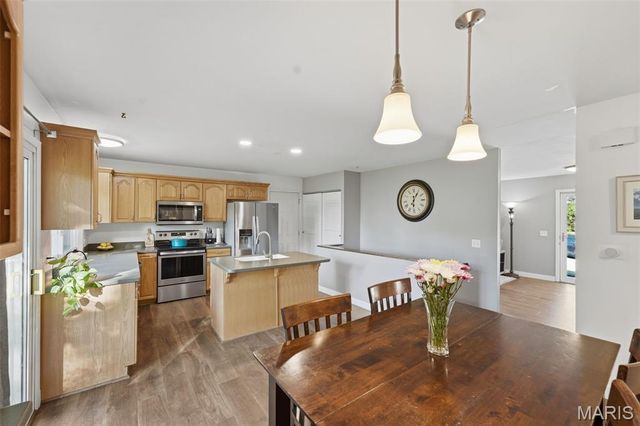 17 Oak Hill Lane, St Peters, MO 63376