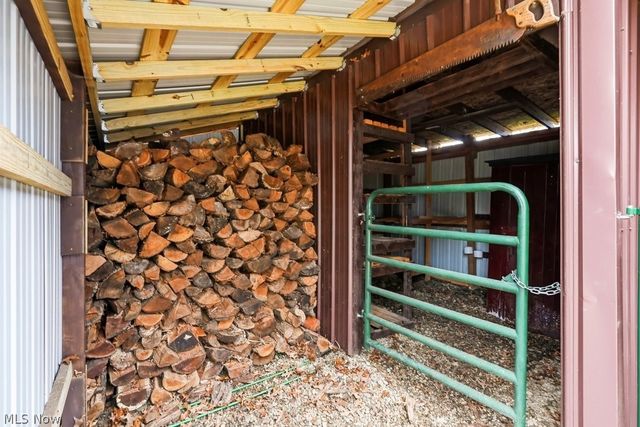 121 Meadowridge Road, Mogadore, OH 44260