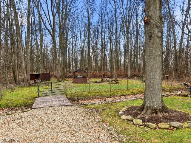 121 Meadowridge Road, Mogadore, OH 44260