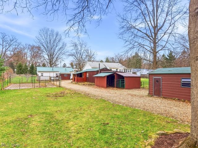 121 Meadowridge Road, Mogadore, OH 44260