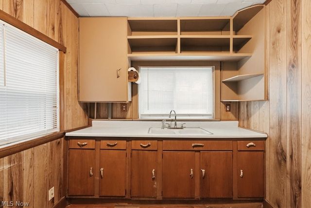 121 Meadowridge Road, Mogadore, OH 44260