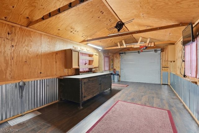 121 Meadowridge Road, Mogadore, OH 44260