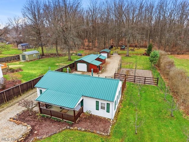 121 Meadowridge Road, Mogadore, OH 44260